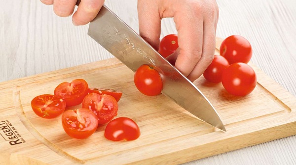 cherri-pomidorki-narezat