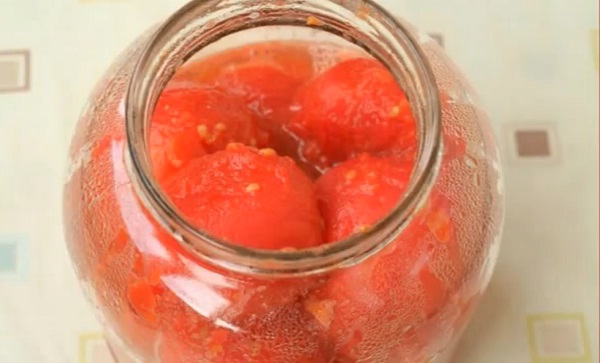 pomidory-bez-kozhicy-v-sobstvennom-soku (4)