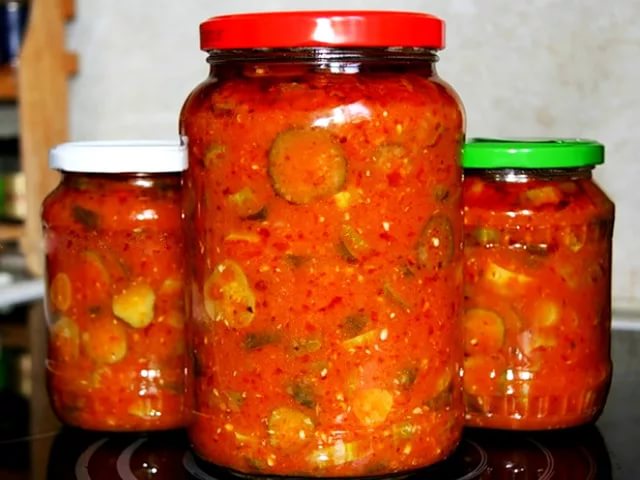 salat-iz-ogurcov-s-tomatnoj-pastoj (7)