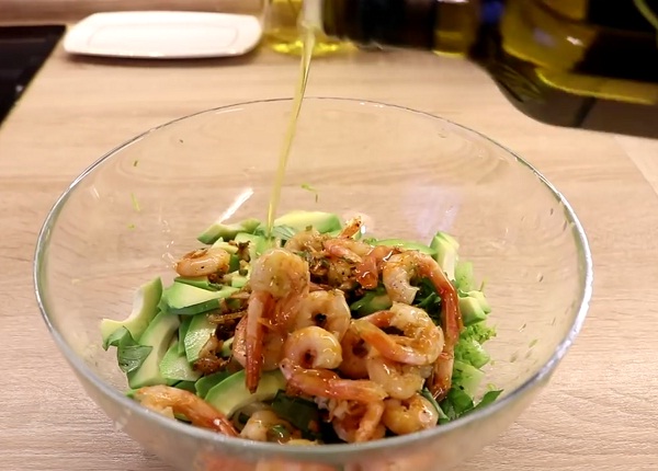 novogodnij-salat-s-avokado (3)