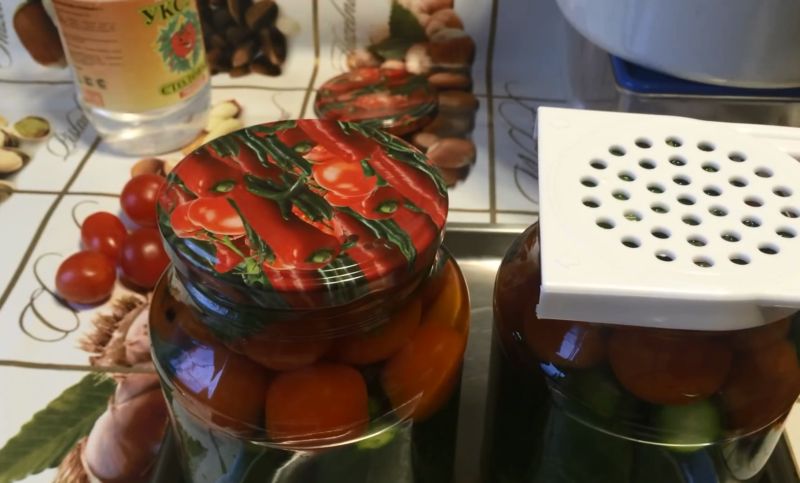 5 assorti iz pomidorov s ogurcami bez sterilizacii