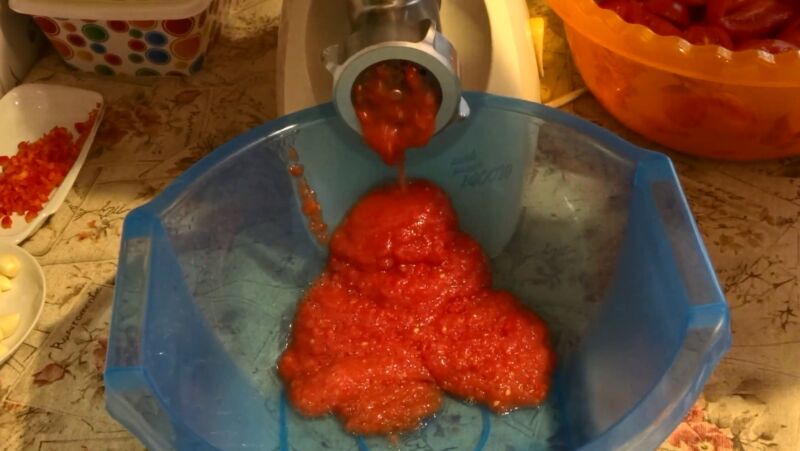 5 ikra s percem lukom pomidorami